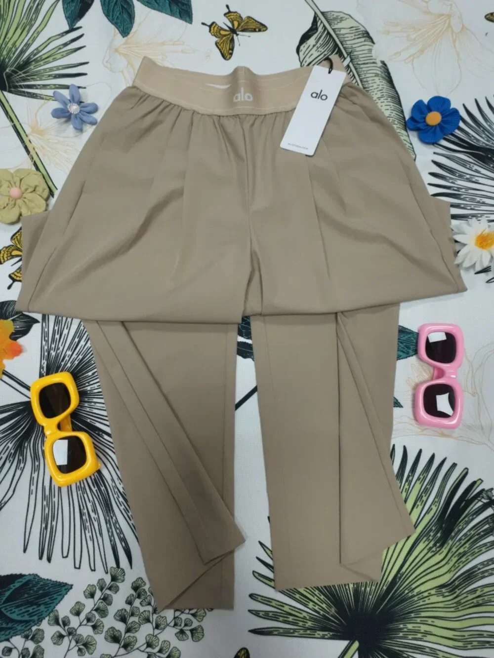 ALO Yoga Brand New🛍Gravel Color Suit Up Pants 30